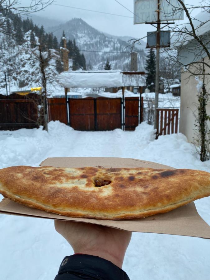 Lentekhi Guest House Konstanta Екстер'єр фото